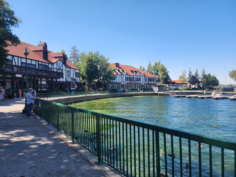 Lake Arrowhead, Lakefront Tap Room