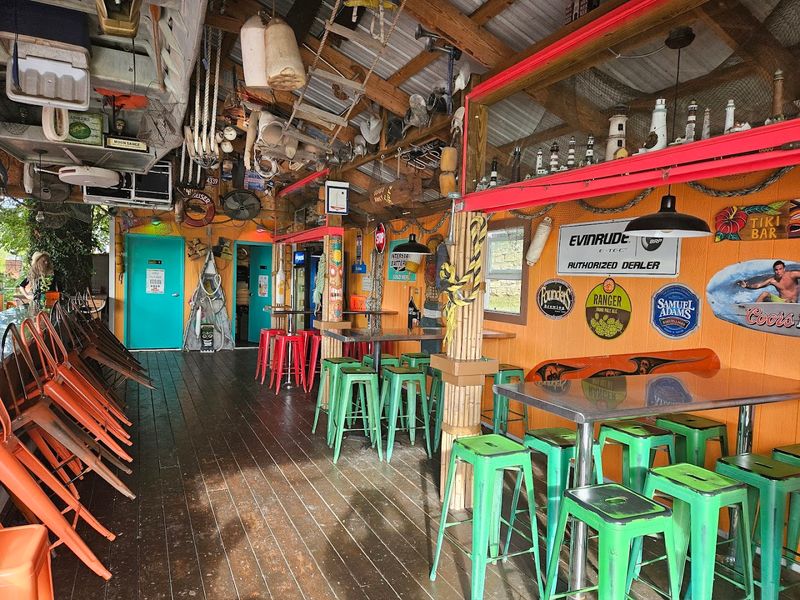 3rd Chute Bar & Grill (Grafton)