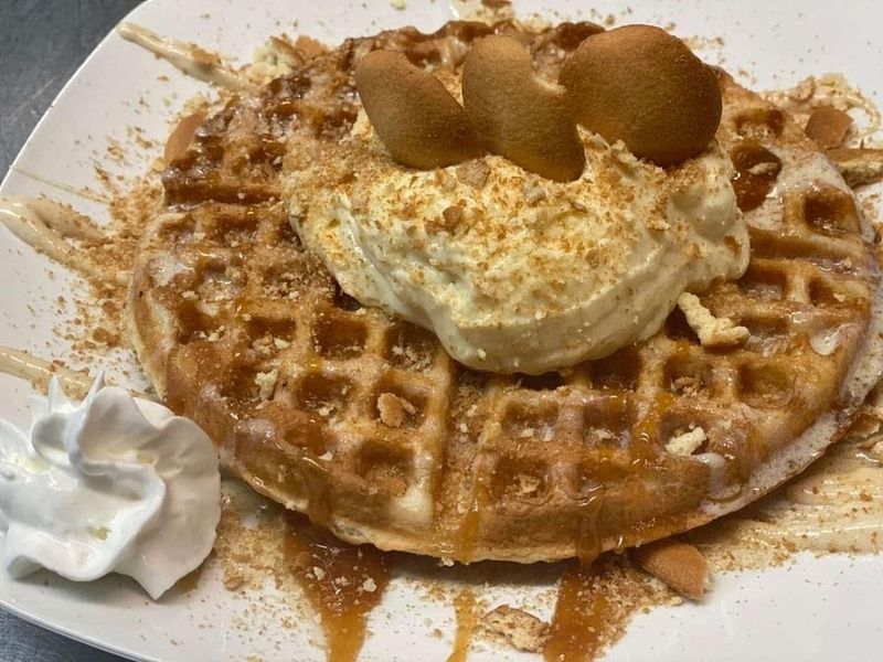 Chicken & Waffles at Kinfolk and More – Fort Pierce