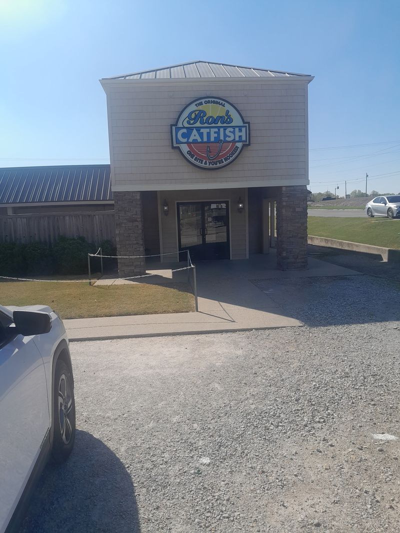 Ron's Catfish Buffet — Jonesboro, AR