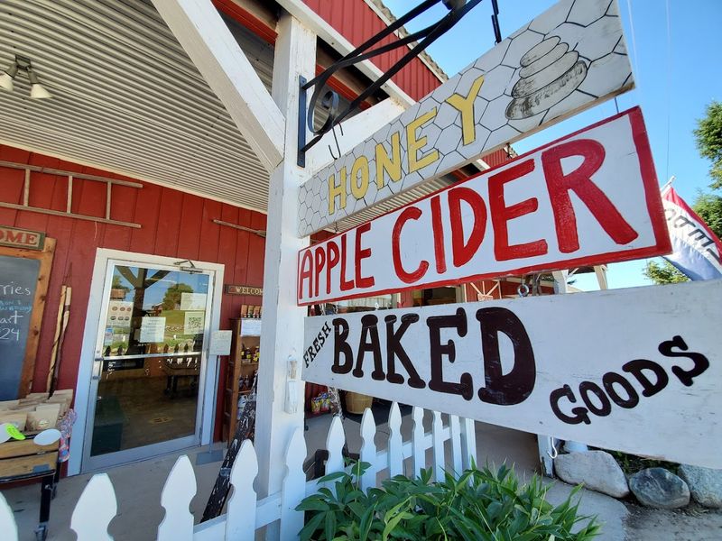 King Orchards Fruit Stop, Kewadin