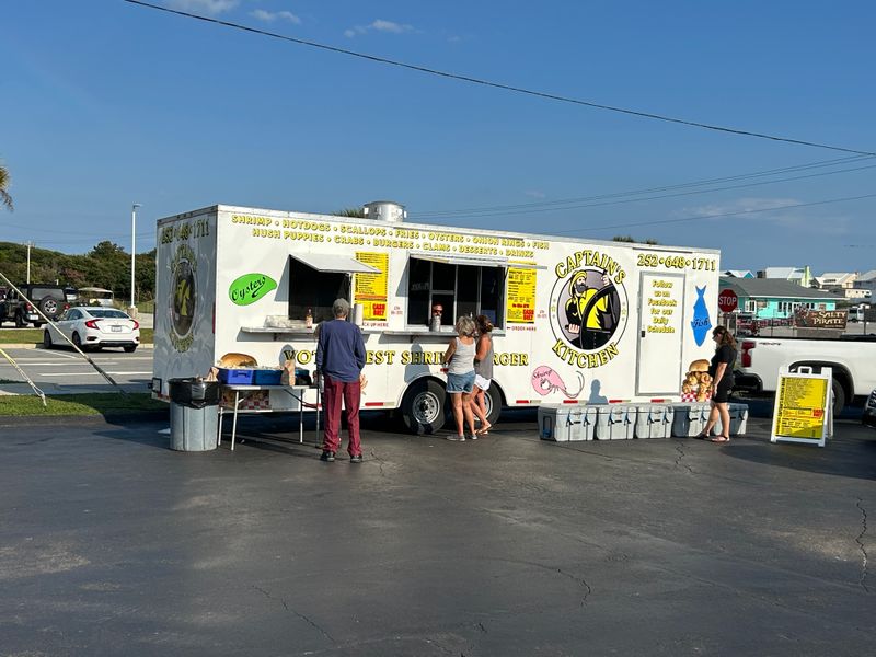 Captain's Kitchen Food Truck