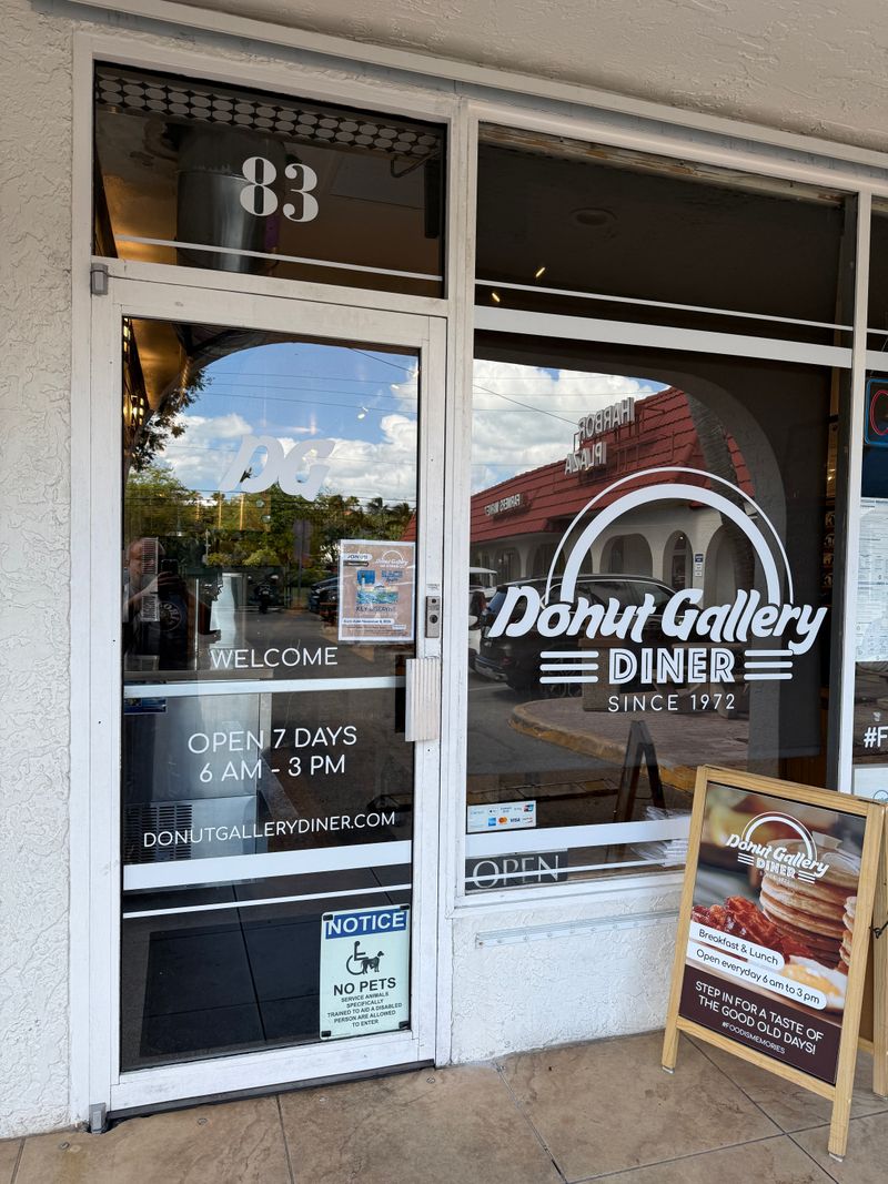 Donut Gallery Diner