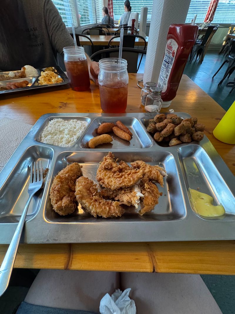 Big Plates And Fair Prices Make Every Trip Pay Off Big Plates And Fair Prices Make Every Trip Pay Off