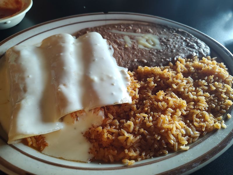 Big Plates Bring Plenty To The Table Big Plates Bring Plenty To The Table
