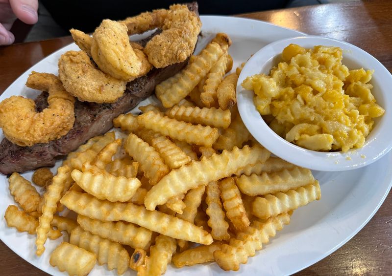 Big Tom's Diner: Living Up To The Name In Winter Haven Big Tom's Diner: Living Up To The Name In Winter Haven