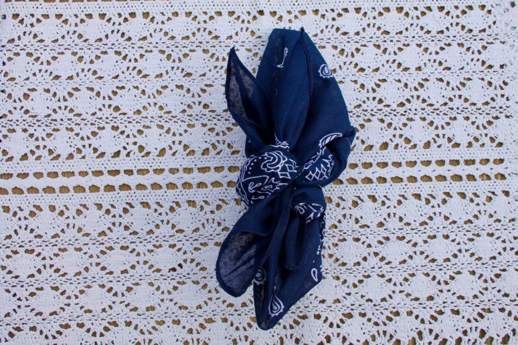 How to Tie a Napkin Bandana for Picnics this Summer Ever After in the