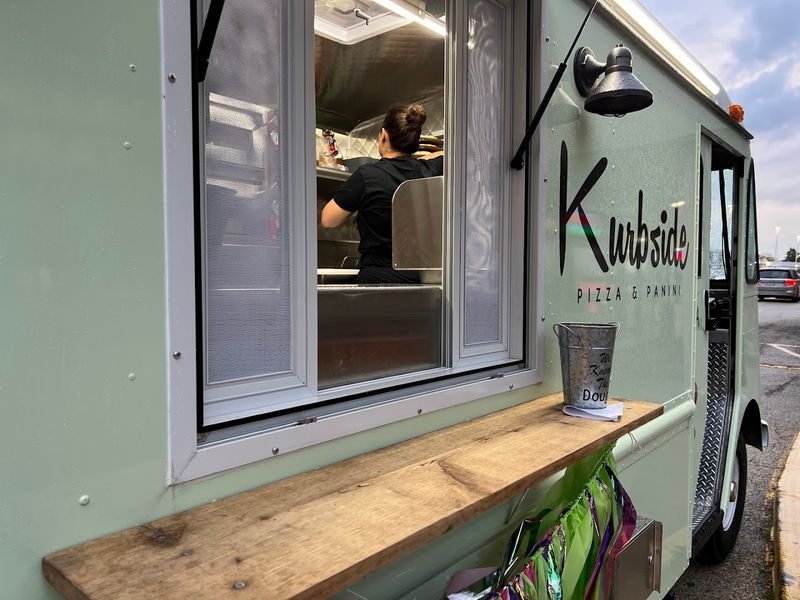 Kurbside Pizza - Lake Zurich, IL