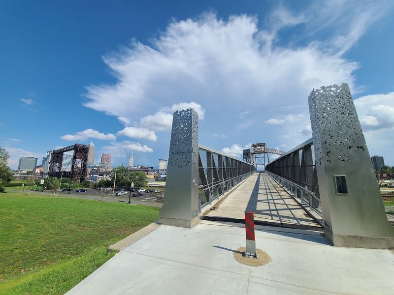 Picnicking, Green Space, and a Relaxed Atmosphere