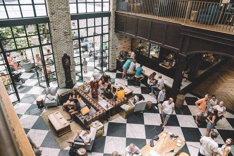 Oxford Exchange: Sophisticated Morning Ritual