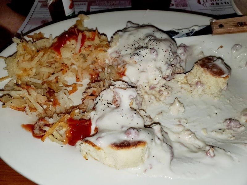 Biscuits And Gravy Done The Right Way Biscuits And Gravy Done The Right Way