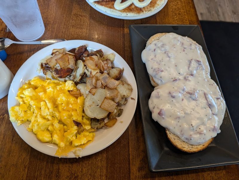 Biscuits, Gravy, and the Kind of Comfort Food That Stays With You
