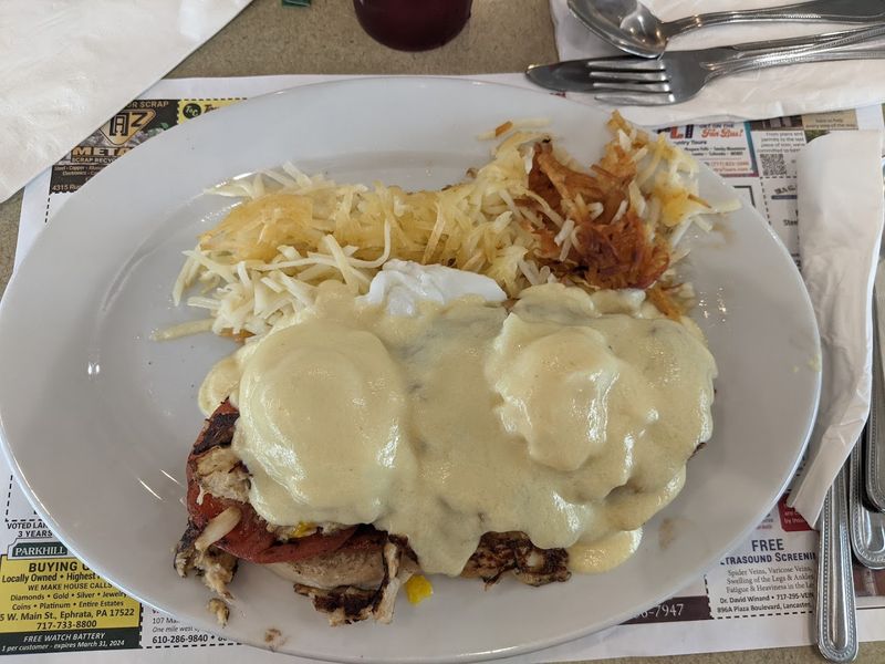 Sausage Gravy That Doesn't Hold Back