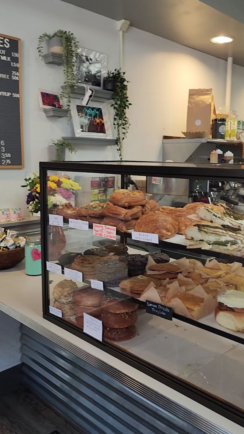 The Cruller That Keeps People Coming Back to Akron