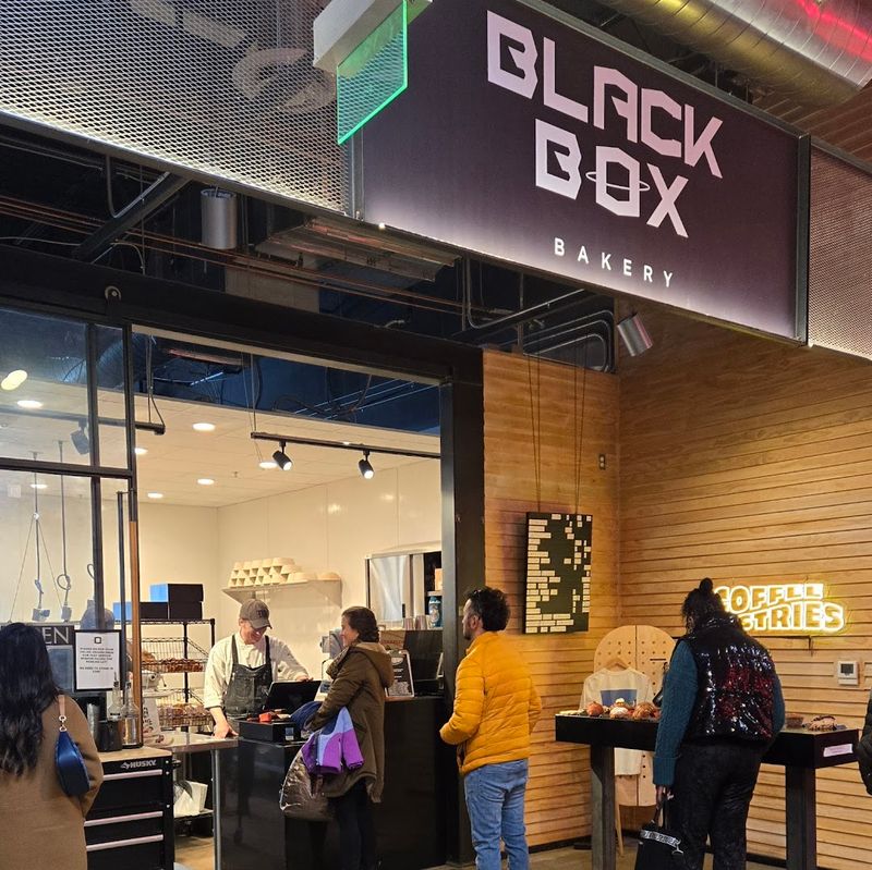 Black Box Bakery, Edgewater