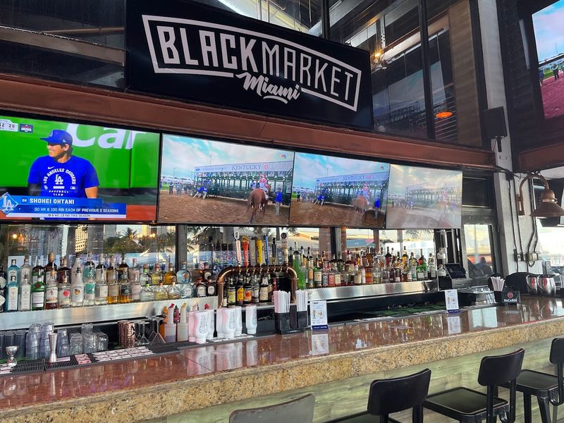 Black Market Bayside, Miami