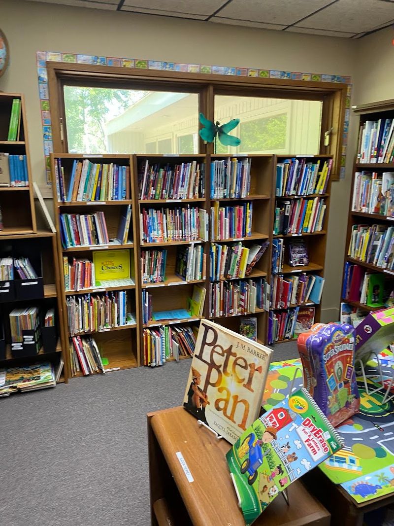 The Friendly Bookstore, Rogers