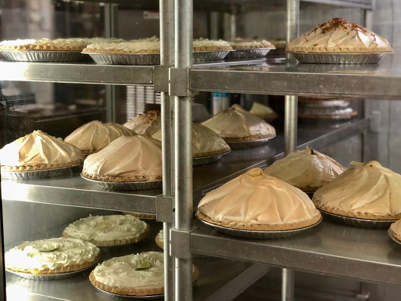 Blue Bonnet Cafe, Pie Happy Hour