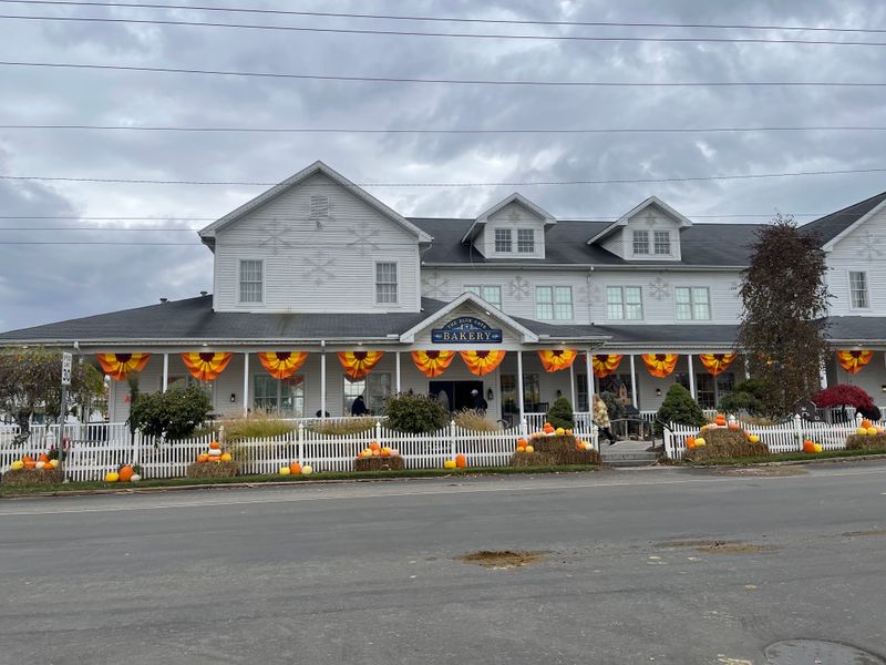 Menno-Hof Amish And Mennonite Museum