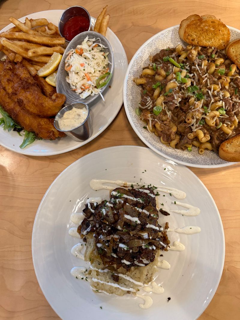 Bay Pointe Bar And Grille, Shelbyville