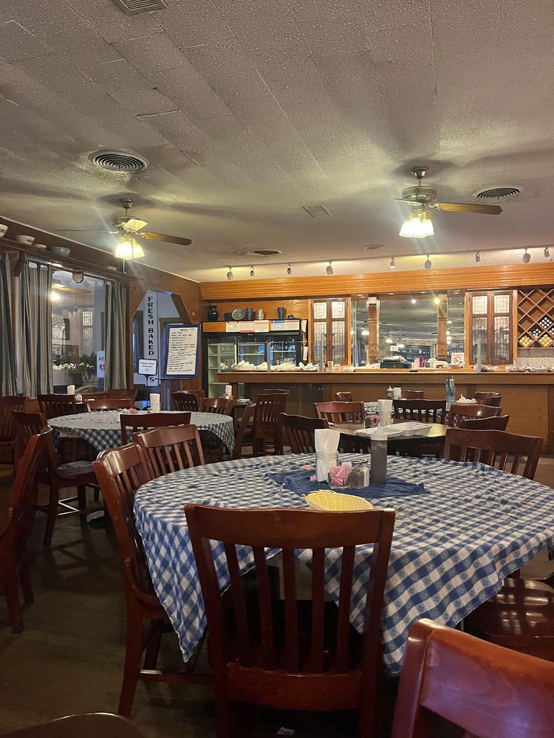 Blue Springs Cafe, Highland, IL