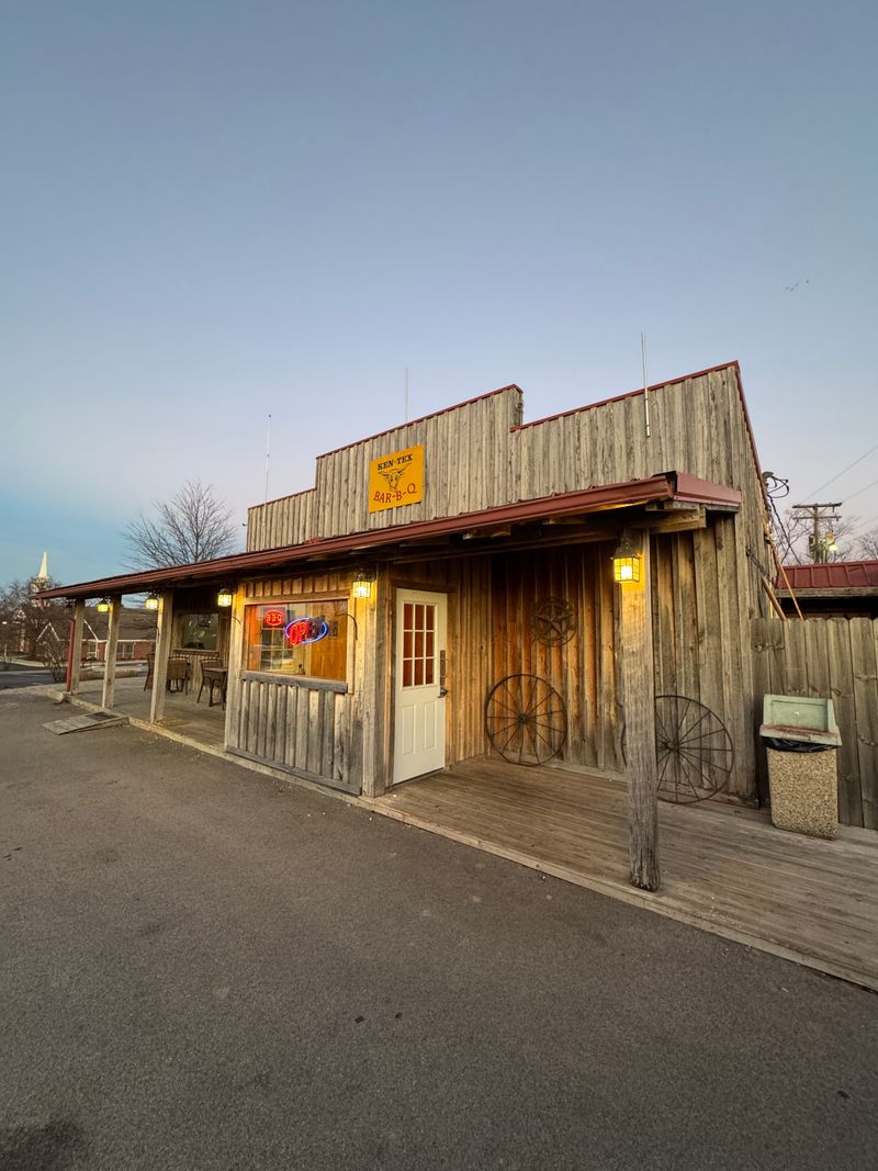 Ken-Tex Bar-B-Q, Shelbyville