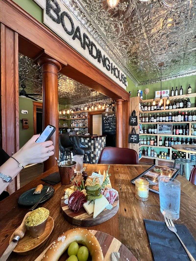 Boarding House Bistro, O'Fallon