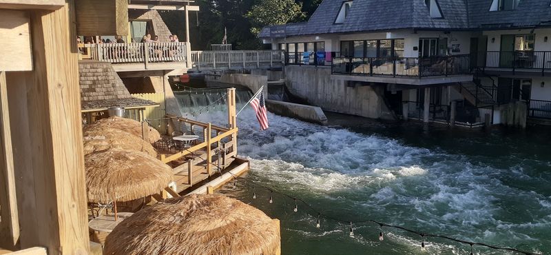 Winter Quiet, Working Town