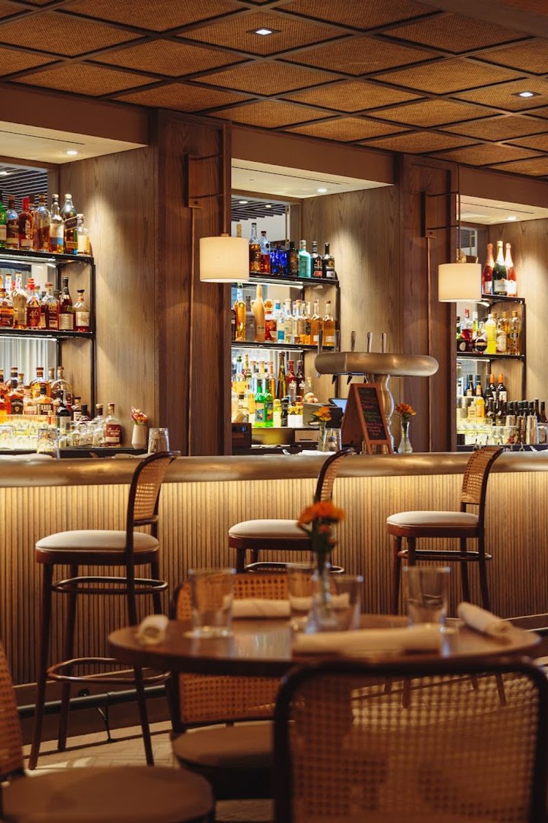 Artisan Waterfront Restaurant & Tavern