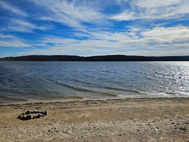 18 Hole Championship Golf Course Along The Lake