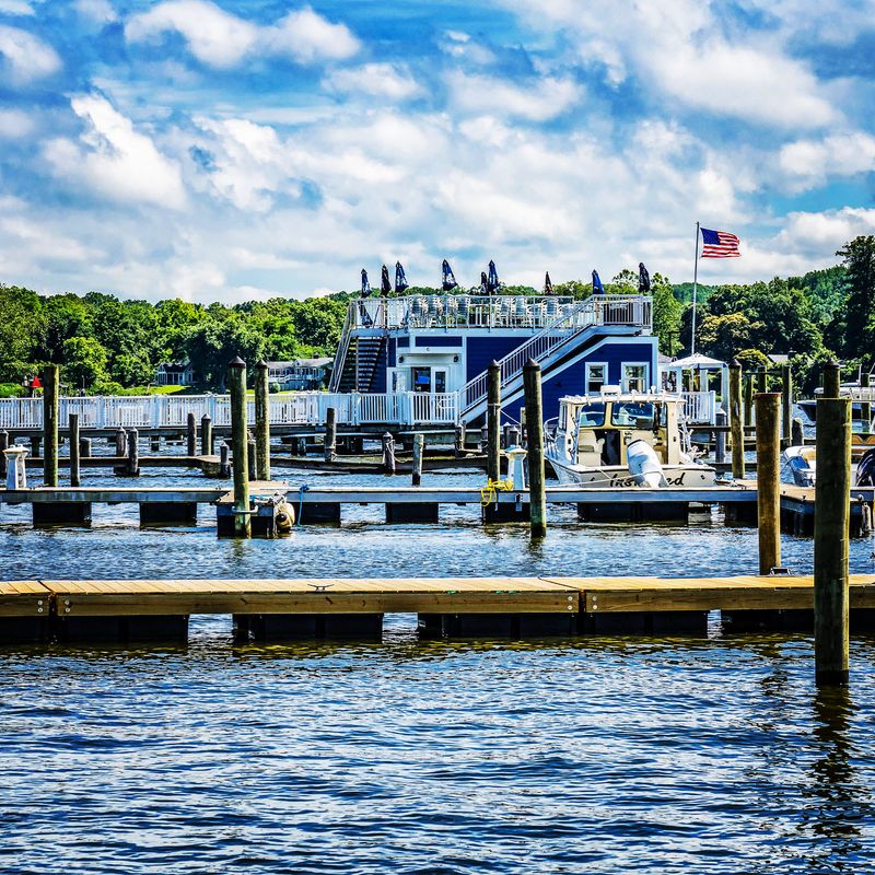 Skipper's Pier Restaurant & Dock Bar – Deale