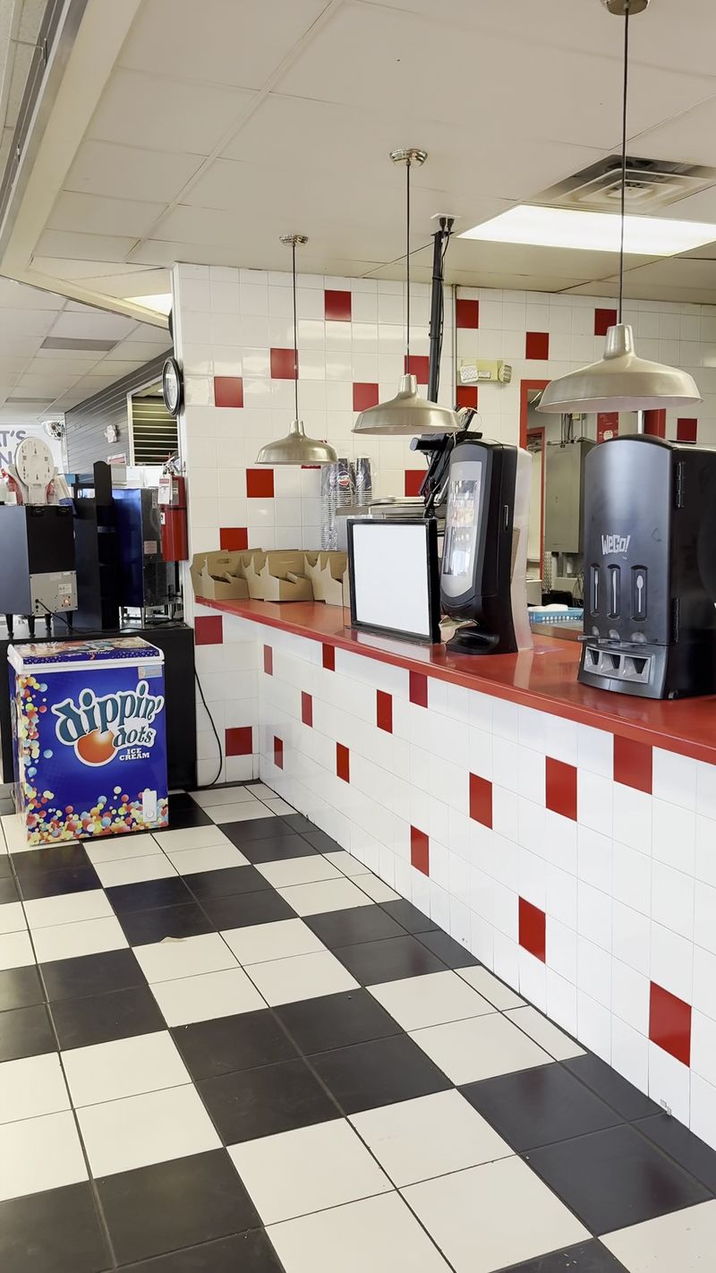 Laguna Burger 66 Pit Stop