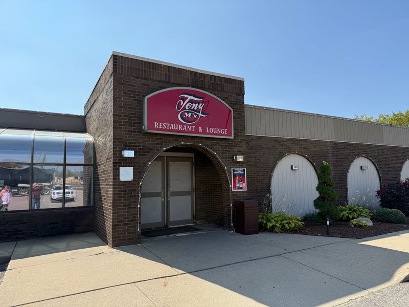 Tony M’s Restaurant, Lansing