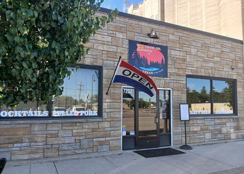 Huron Co. BBQ (Pigeon)