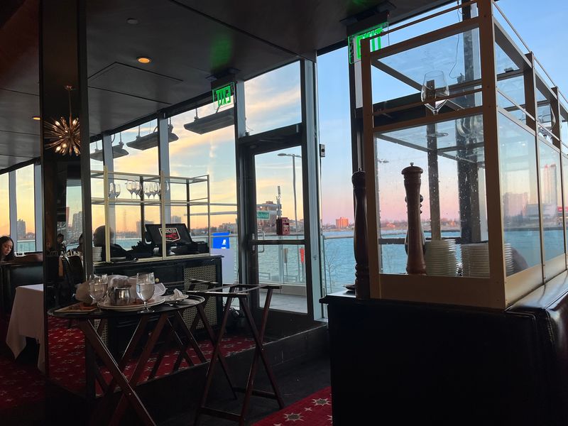 Book Before The Best Tables Disappear