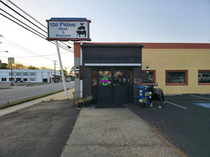 528 Prime Steak & Seafood