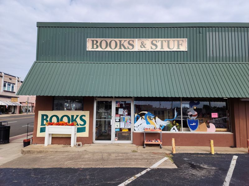 Books & Stuf