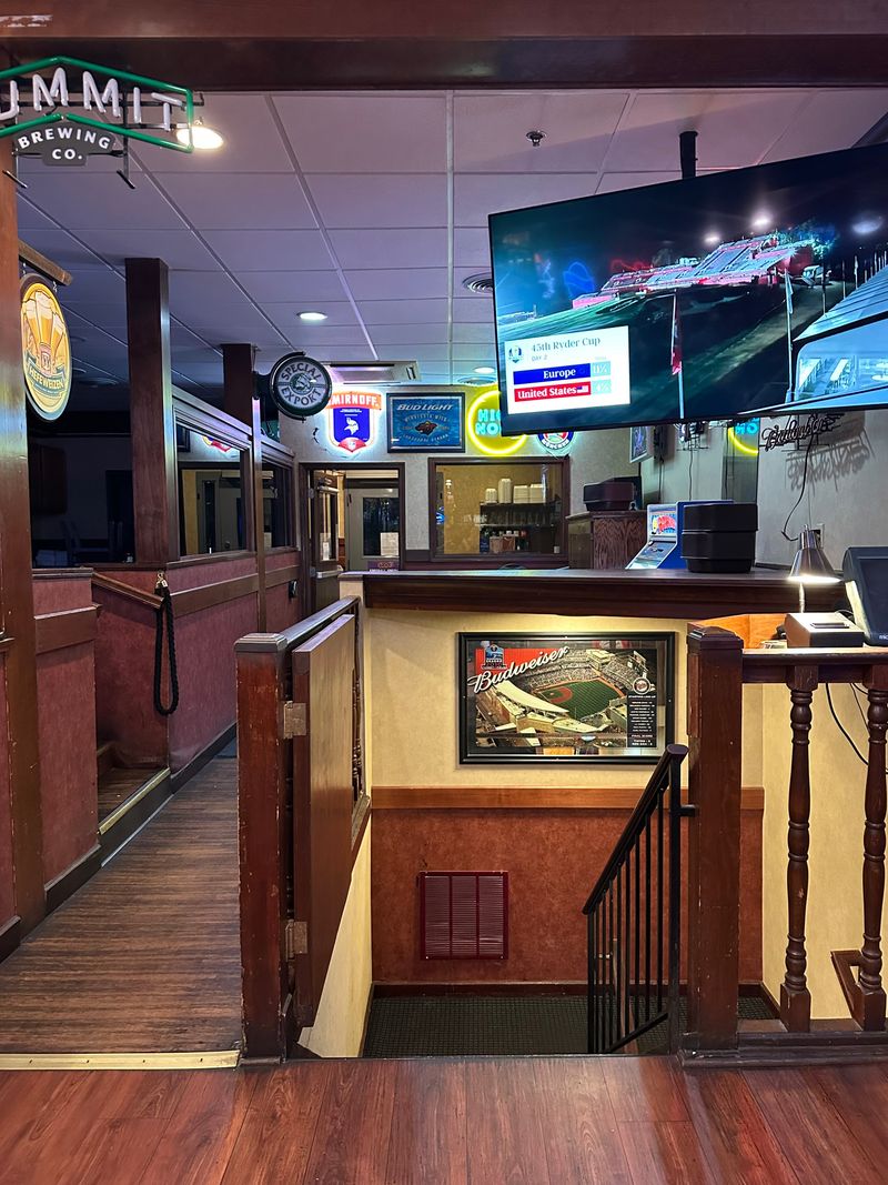 Obb's Sports Bar & Grill