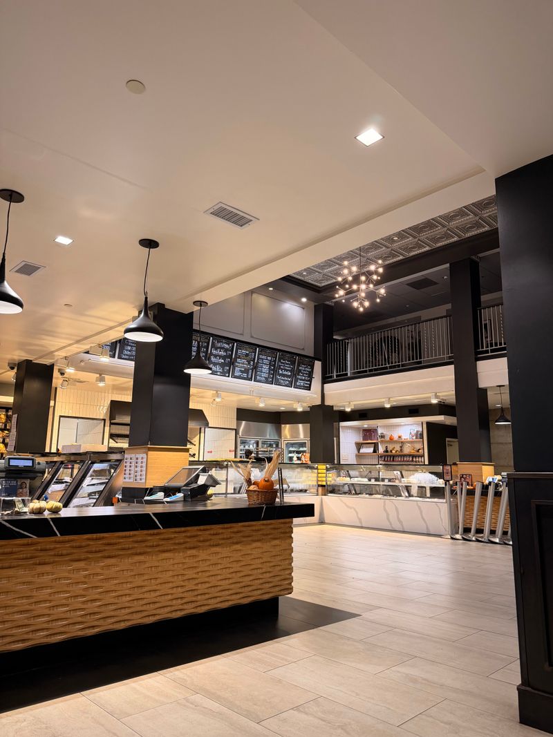 Porto's Bakery & Cafe, Cheese Roll