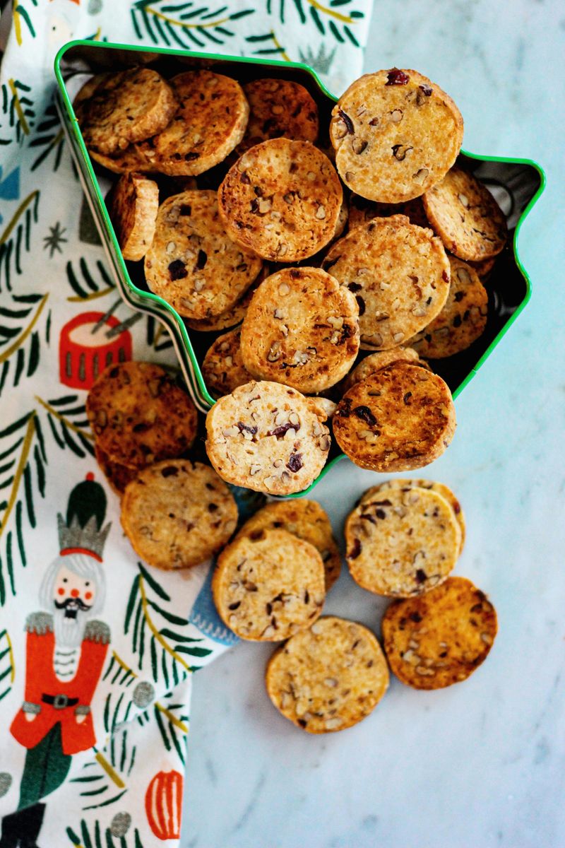 Al Franken’s Land Of 10,000 Calories Hotdish