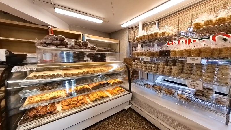 Bova's Bakery