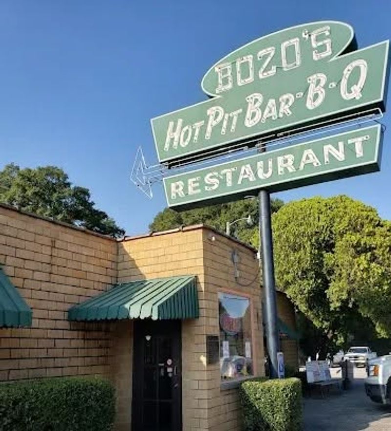 Bozo's Hot Pit Bar-B-Q
