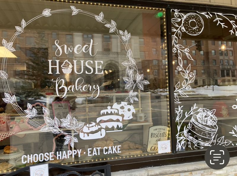 Darlin’ Bakery And Cafe