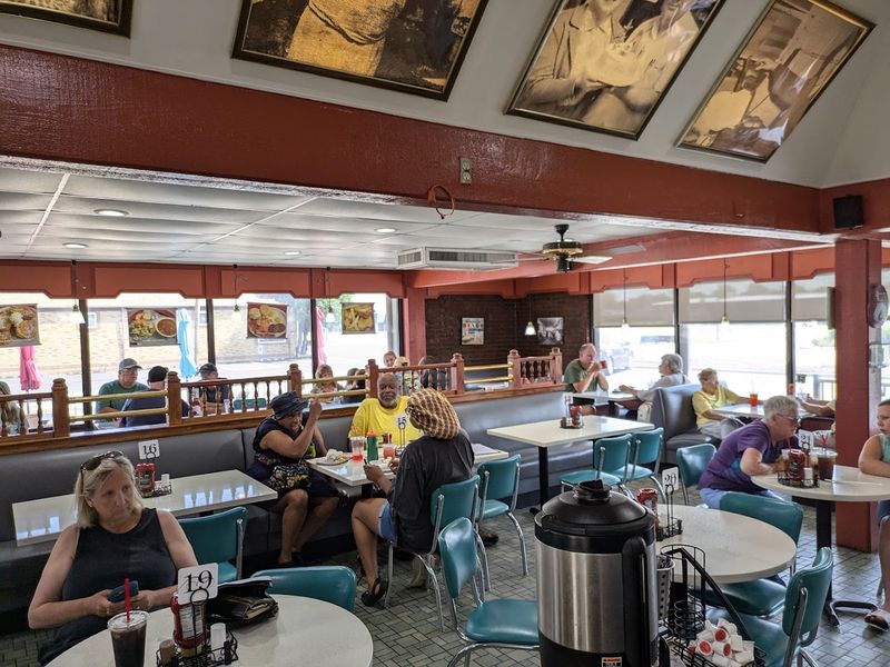 Jubelt's Bakery & Restaurant — Litchfield