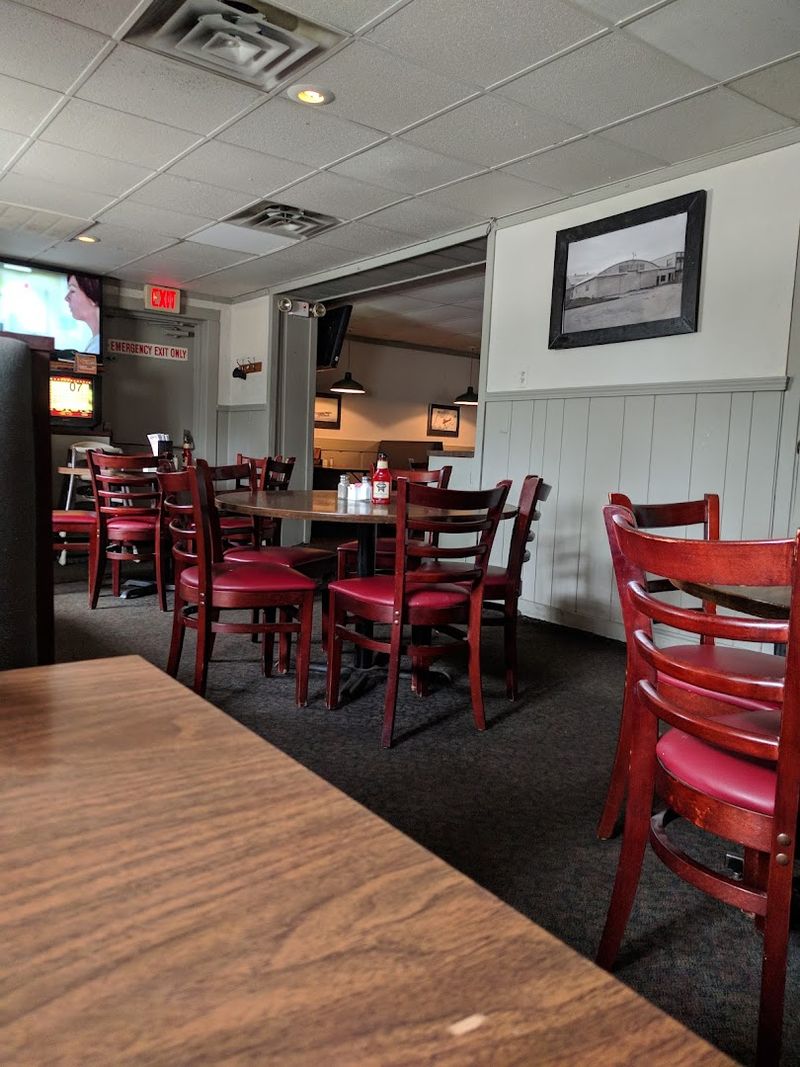 Airport Tavern and Steakhouse, Lansing