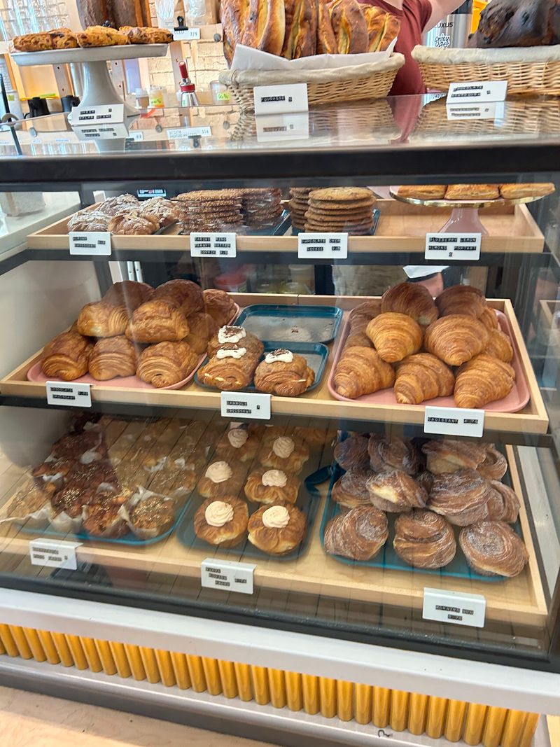 Bread & Friends, Portland