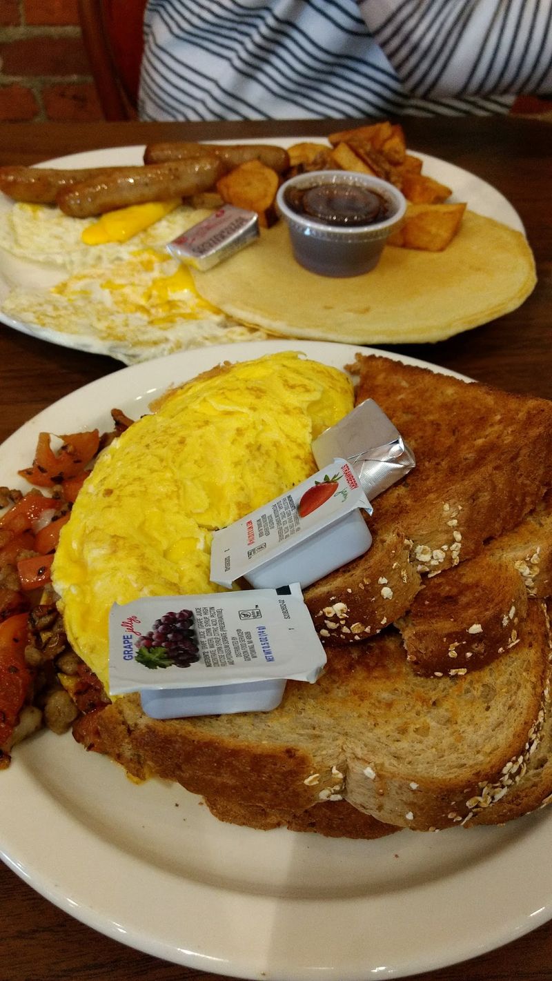 Breakfast And Omelettes Worth The Early Start