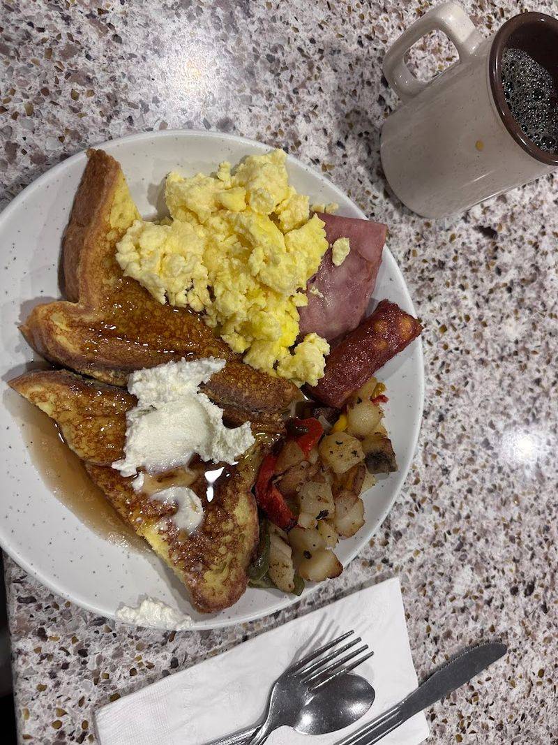Breakfast At Shady Maple Is A Whole Separate Experience Worth Waking Up For