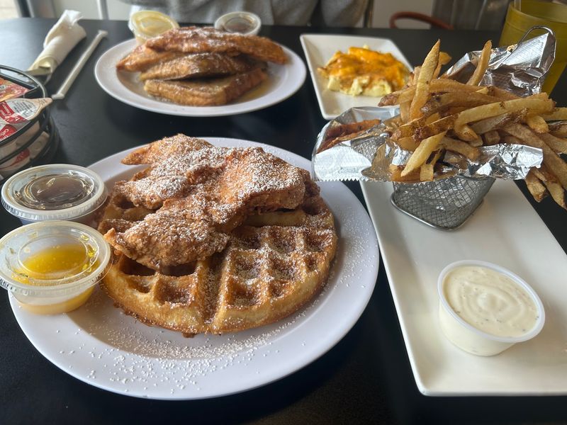 Breakfast At Tiffani's Cafe And Catering, Tallmadge