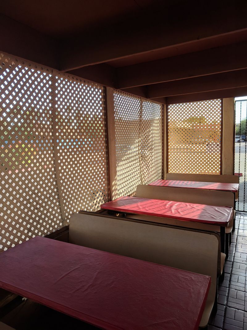 Cash-Only Policy That Keeps Prices Low